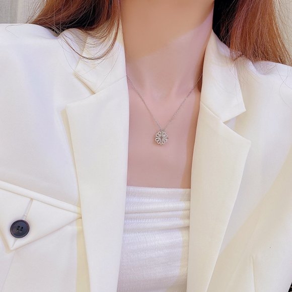 NEW 14K WT Gold Plated Diamond Clover Necklace b - Picture 3 of 4